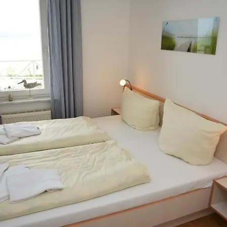 Strandhotel 15 * לבואה